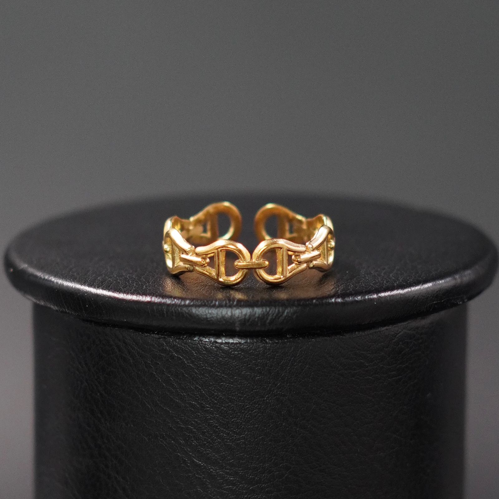 Anillo Tipo Cartier Dorada